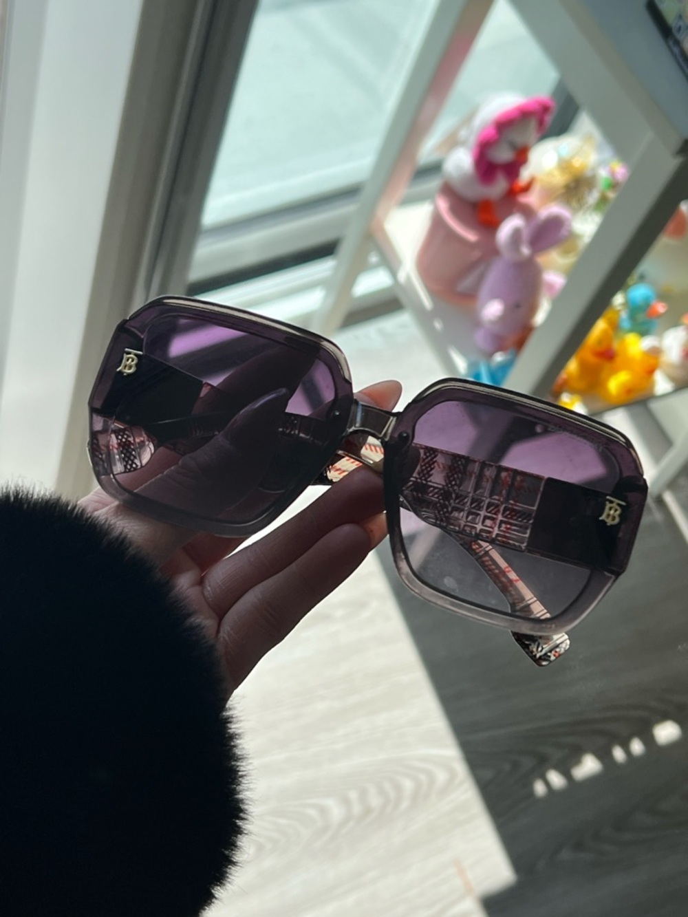 Luxury Women's Square Sunglasses - Purple